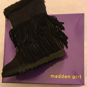 New Sz 8.5 Steve Madden Black Faux Suede Boots With Fringe